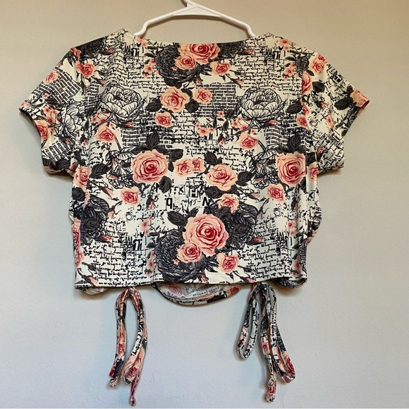 Crop Top - Picture 7 of 7